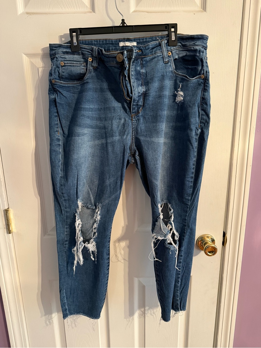 STS Blue Distressed Dark Blue Cropped Jeans